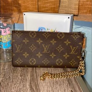LOUIS VUITTON BUCKET POUCH-small